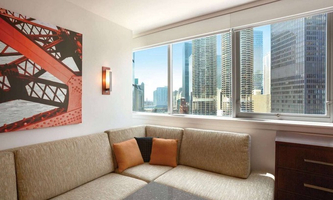 Downtown Chicago Resort | Always a Great Idea To Unwind! Near Chicago Tribune Tower, Pets are Allowed