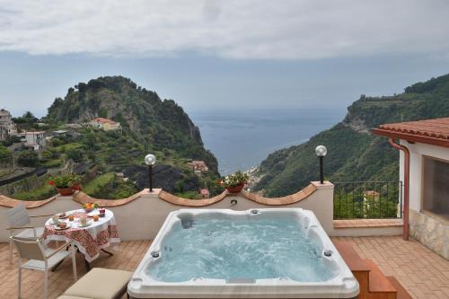 Pontone Haus | Amalfi Sky View