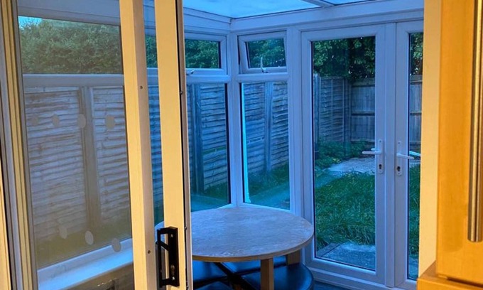 Gorleston-on-Sea Haus | Amama's Cabin by Helot Company