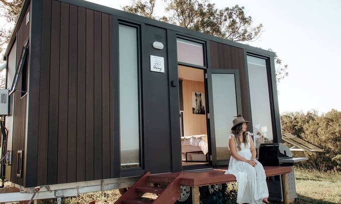 Minimbah Haus | Amaroo One by Tiny Away