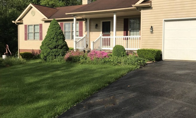 Mogadore Haus | Amaryllis Guest House - Lovely 3-bedroom house in country setting - WiFi and AC