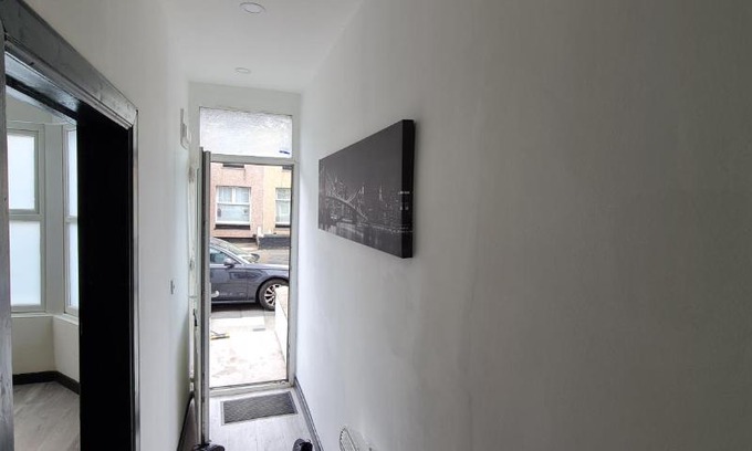 Bootle Villa | Amaz 4bd with 3 bt in bootle