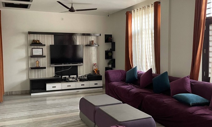 Rishikesh Haus | Amazing 3 Bedroom House Near Gandar River