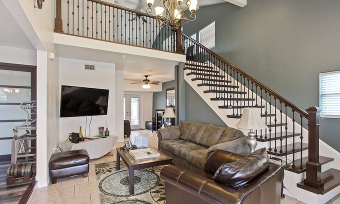 Fillmore Haus | Erstaunliche 5 Schlafzimmer Haus, 10 Personen, in der Nähe von Stadtpark!