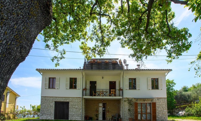 Montefelcino Wohnung | Tolle Wohnung in Montefelcino