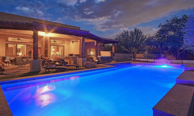 Cave Creek Haus | PRIVATE ESTATE-SLEEPS BIS 25 GROSSER GEHEIZTE POOL-2 SPAS-INSIDE & AUSSERHALB