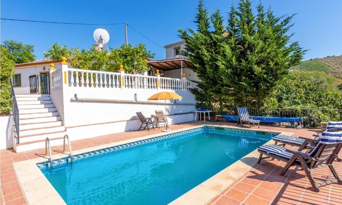 Iznate Haus | Amazing Home In Iznate