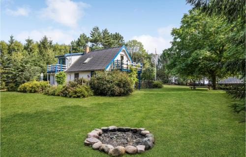 Ronne Haus | Amazing Home In Rønne With Kitchen