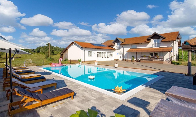 Slunj Haus | Tolles Haus in Slunj mit WLAN