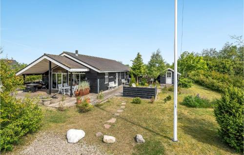 Skaven Strand Haus | Amazing Home In Tarm With Kitchen