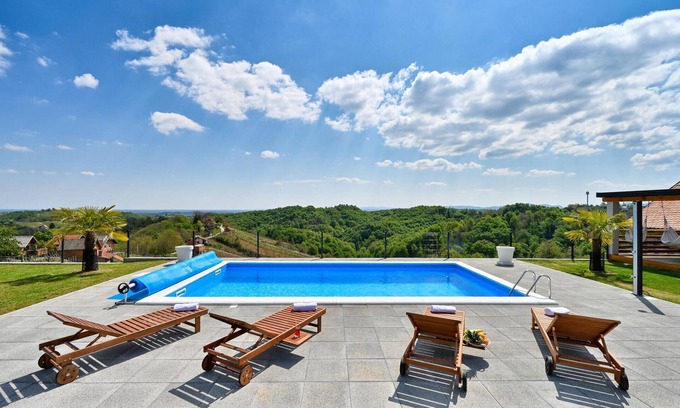 Vinica Haus | Tolles Haus in Vinica Breg mit Küche