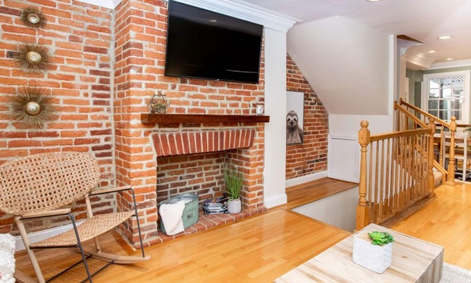 Downtown Baltimore Haus | Tolle Lage für Konferenzen und Ballspiele mit kostenlosem Parkplatz!