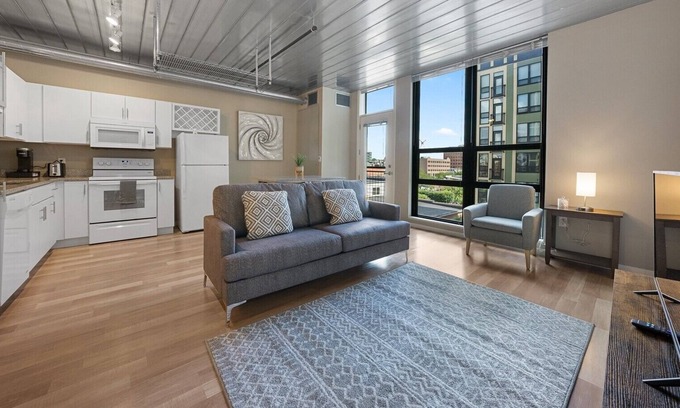 Old West Side Eigentumswohnung | Amazing Location! Heart of Ann Arbor with Amenity Galore 203