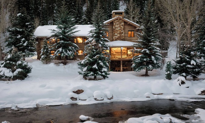 Highland Meadows Haus | Amazing Log Home on Gore Creek | The Savory Lodge