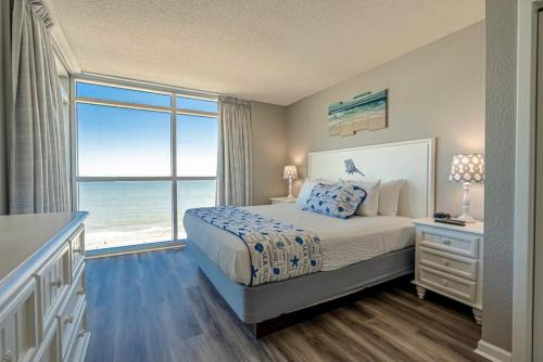 Downtown Myrtle Beach Haus | AMAZING OCEAN VIEWS Remodeled Bay View 803