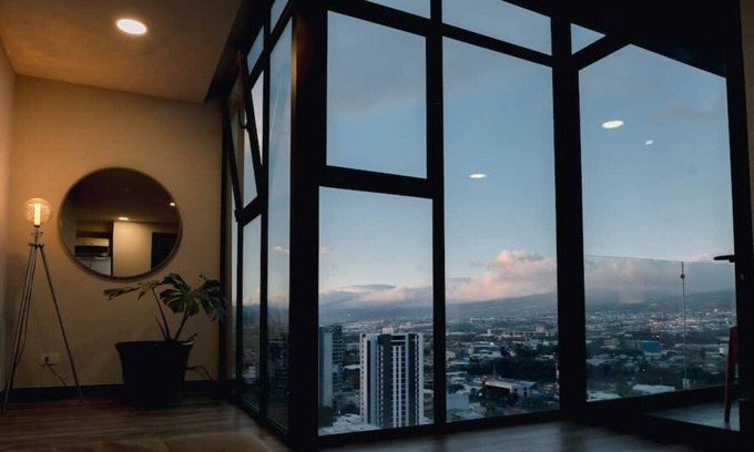 Pavas Haus | amazing view, 20th floor, near the airport.