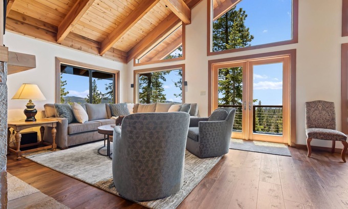 Arnold Haus | AMAZING VIEWS- MODERN HOME- SH #14 by Bear Valley Vacation Rentals