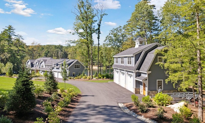 Meredith Haus | Amazing Waterfront Estate; über 2. 5 private Morgen mit über 260 Ft der Küste