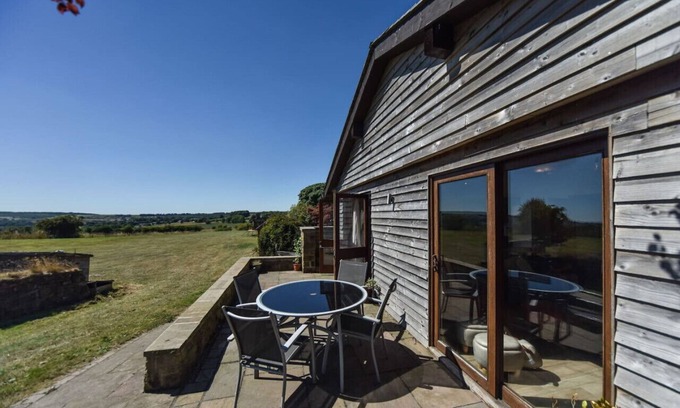 Ashover Kabine | Amber Cabin, sleeps 4, peaceful cabin in the Derbyshire Dales