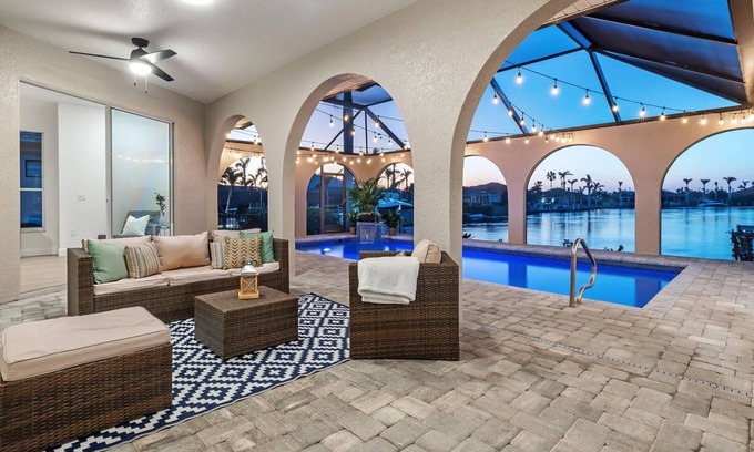 Punta Gorda Haus | AMD5601 Summary: Punt