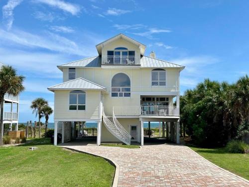 Plantation Haus | Amelia-Beachfront-Private Pool-Pet Friendly-Game Room