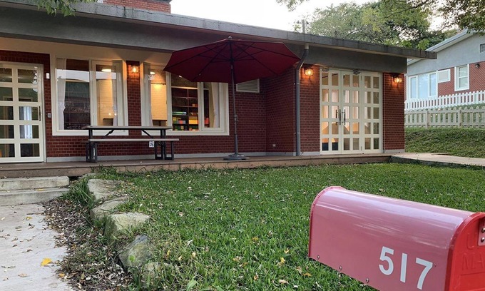 Shilin Wohnung | American Village Resort