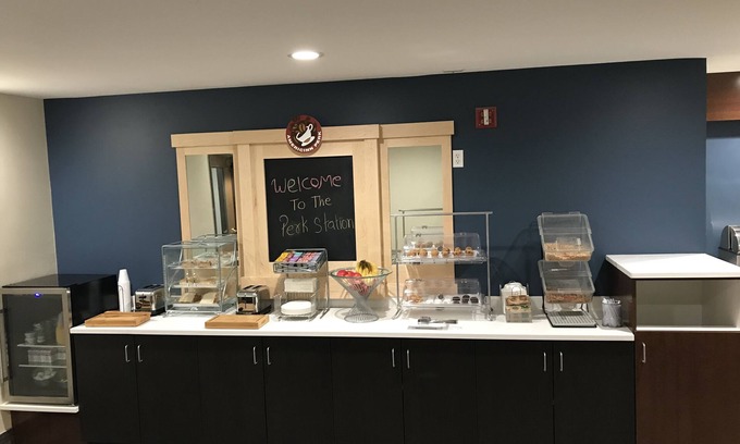 Jefferson Hotel | AmericInn by Wyndham Jefferson