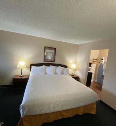 Brookings Hotel | AmeriCoast Inn