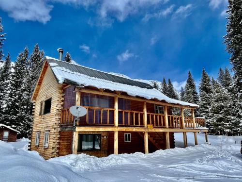 Silver Gate Haus | Amphitheater Mountain Cabin