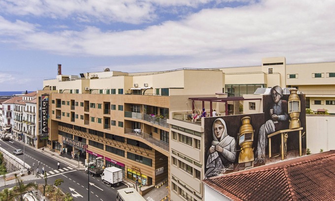 Se Eigentumswohnung | An entire building in the centre of Funchal, Drapes Design.