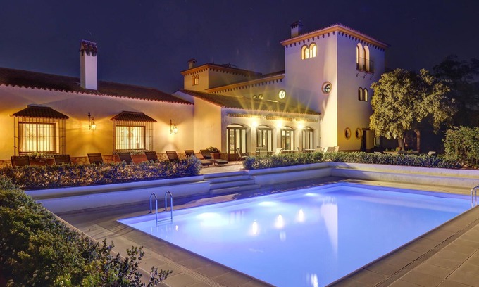 La Granada de Rio-Tinto Haus | An unforgettable vacation full of sun and relaxation awaits you in this vacation home with pool.