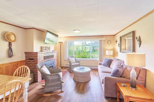 Long Beach Haus | Anchorage Cottages #8
