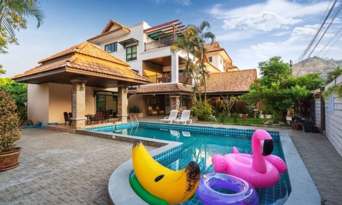 Ratsada Villa | Angel Pool Villa Phuket