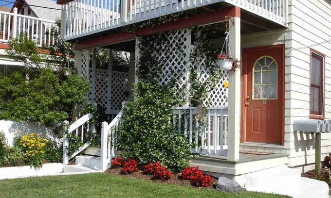 Northeast Virginia Beach Wohnung | Angie's Guest Cottage