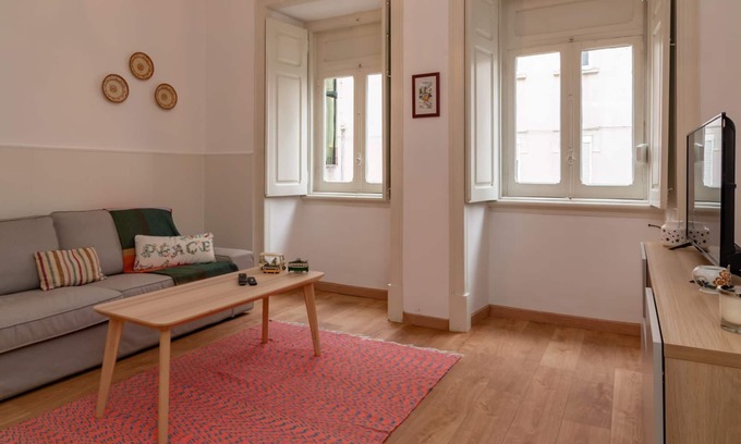 Penha de Franca Wohnung | Anjos' City Escape by LovelyStay - R/C