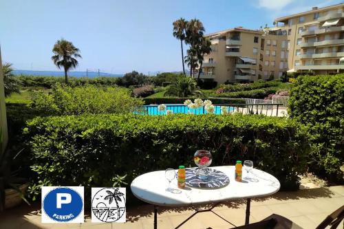 Golfe Juan Wohnung | Antibes T2 Vue mer 48m2 Terrasse Parking Piscine Plage