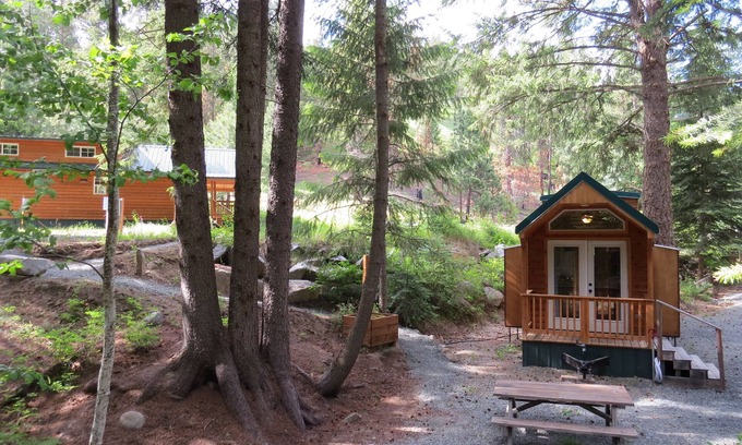 North Powder Kabine | Nächstgelegene Unterkünfte von Anthony Lakes. Bleiben Sie in Richs tragbaren Kabinen. NC Loft