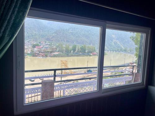 Uttarkashi Haus | Anushree Lake View Home Stay Uttarkashi