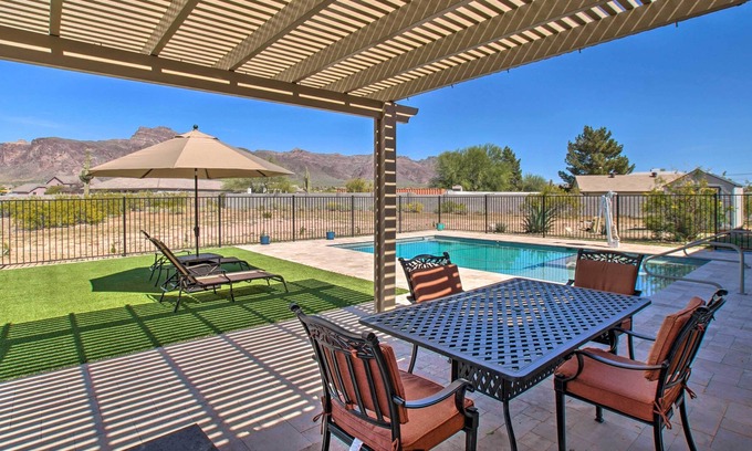 Apache Junction Haus | NEW! Apache Junction Casita w/ Heated Pool & Views