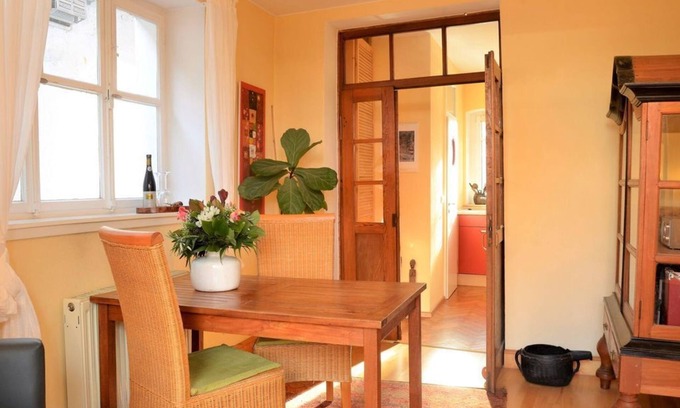 Neustadt-Gimmeldingen Wohnung | Fewo Mönchgarten - Haus Mandelblüte