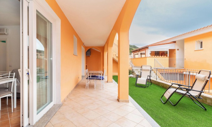 Trinita d'Agultu Wohnung | Ferienwohnung 'Green Garden F1' mit Meerblick Garten & WLAN