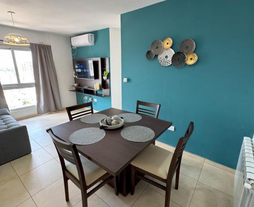 Rio Cuarto Wohnung | Apart Azucena, 1 dormitorio céntrico con balcón y cochera