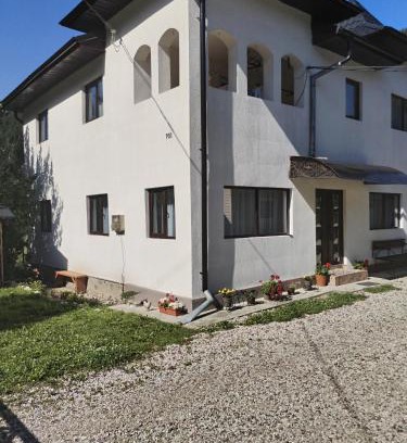 Pojorita Haus | Apartament la casa pe Transrarau