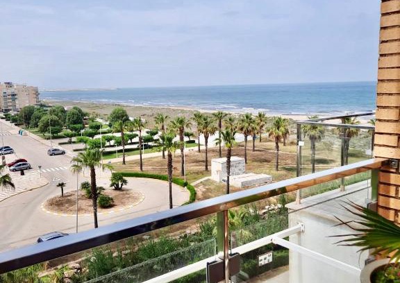 Guardamar de la Safor Wohnung | Apartamento a 100 metros de la playa con grande terraza y vistas al mar