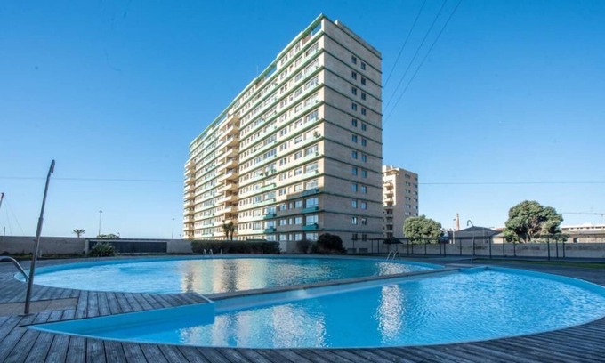 Aldoar Eigentumswohnung | Apartamento em Frente à Praia em Condomínio com Piscina