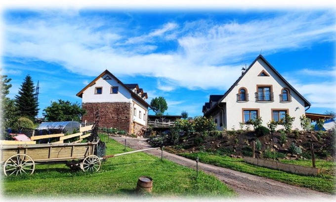 Cerveny Kostelec Haus | Apartmán na statku Červený Kostelec