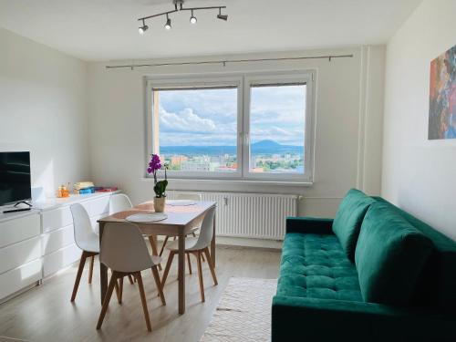 Ceska Lipa Wohnung | Apartman JakoDoma Zelený Gauč hlídané PARKOVÁNÍ u domu ZDARMA