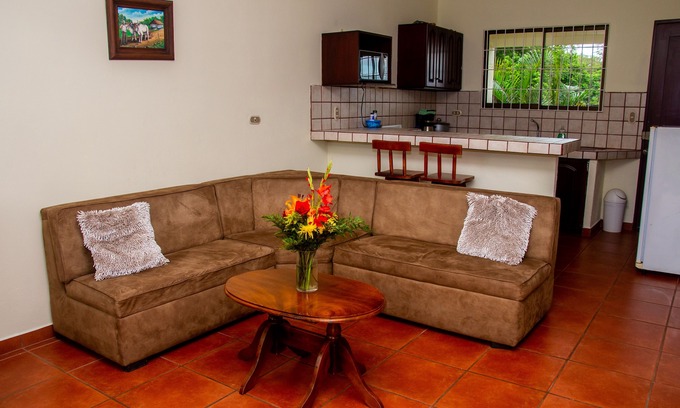 Barrio Pilo Wohnung | Apartment 2: Condos Vista al Volcan - First Floor