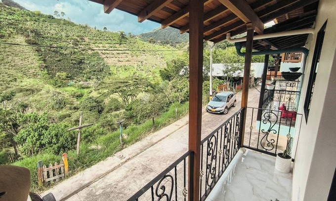 Jardin Wohnung | Apartment 5 minutes from the park with view to the mountains.