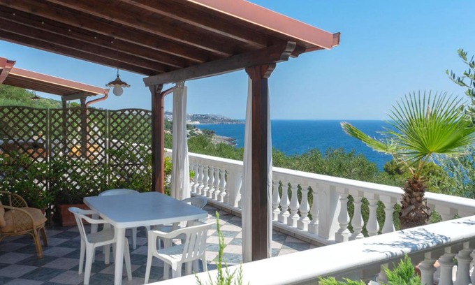 Marina di Andrano Wohnung | Apartment Cicala by Interhome